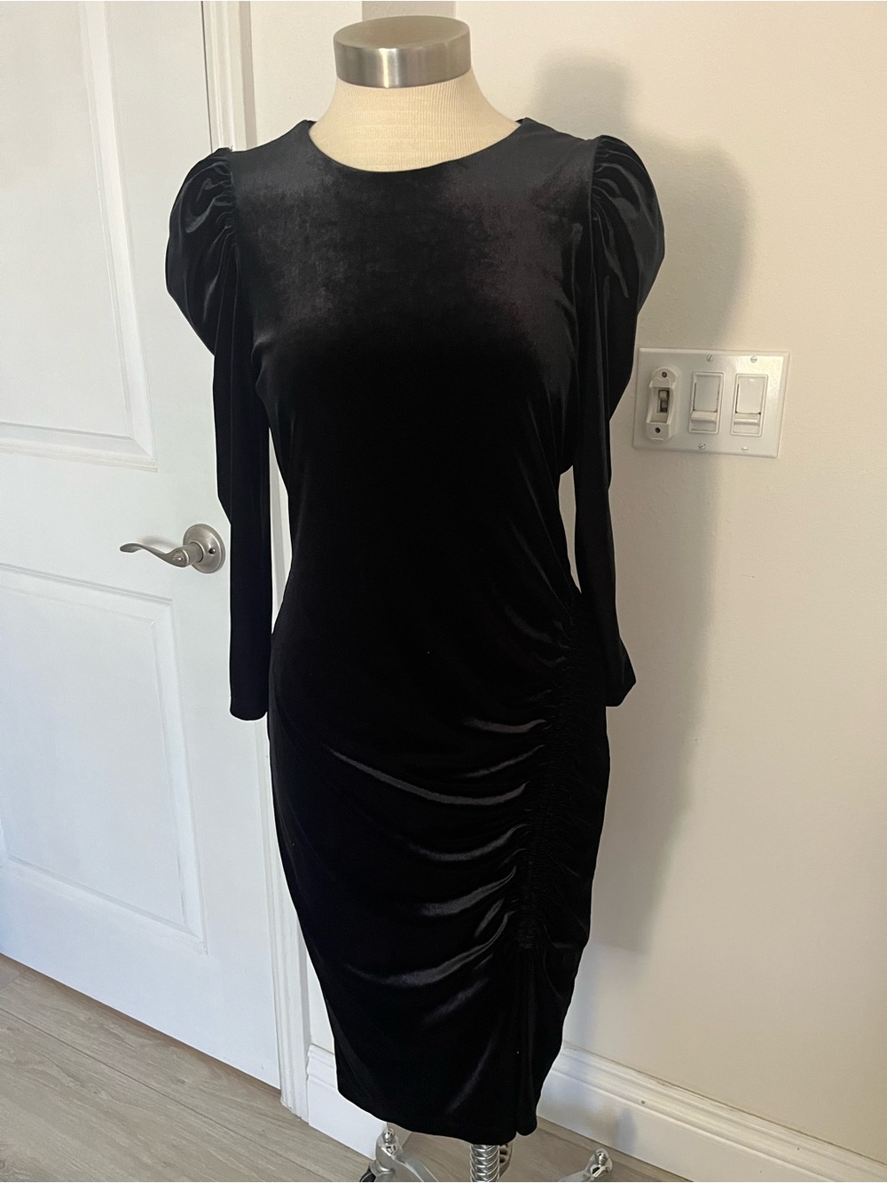 Bailey 44 Black Velvet Long-Sleeve Ruched Midi Dress